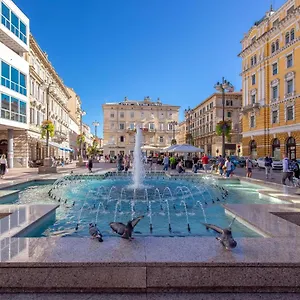 Adria Square , Fiume Croazia